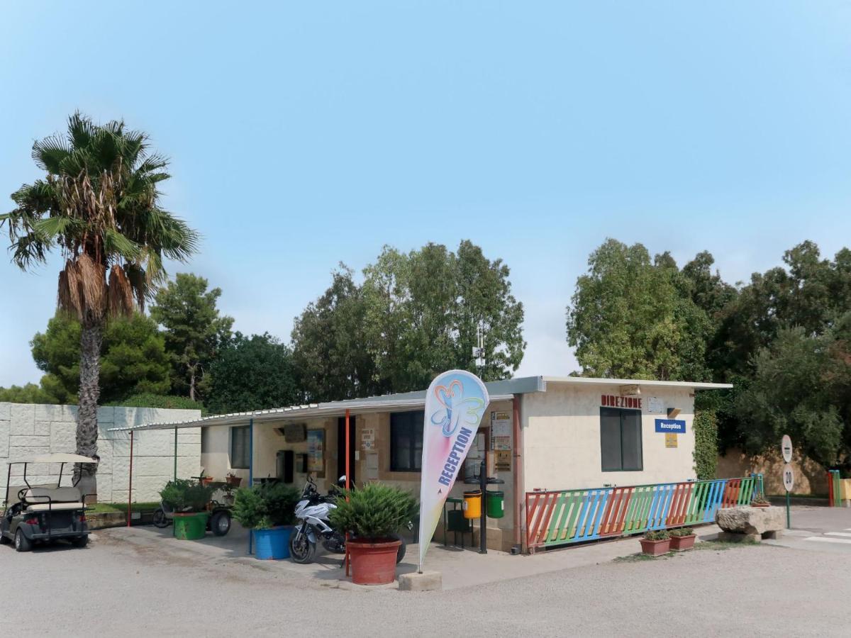 Locazione Turistica Camping La Masseria-1 Il Monte Esterno foto