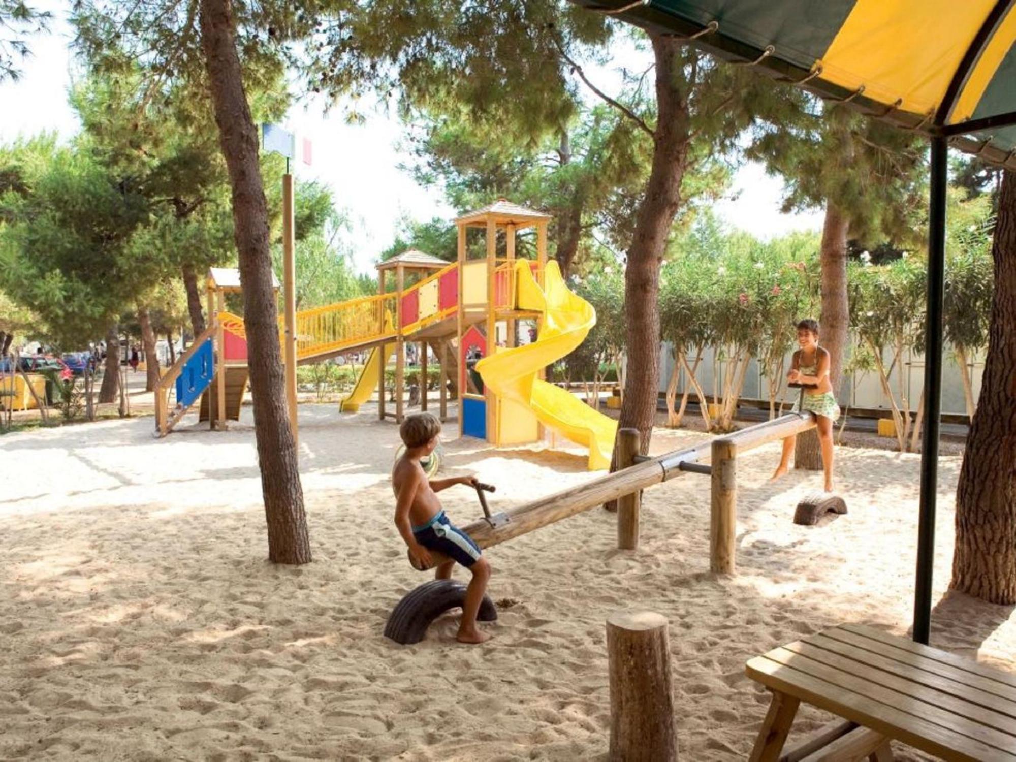 Locazione Turistica Camping La Masseria-1 Il Monte Esterno foto